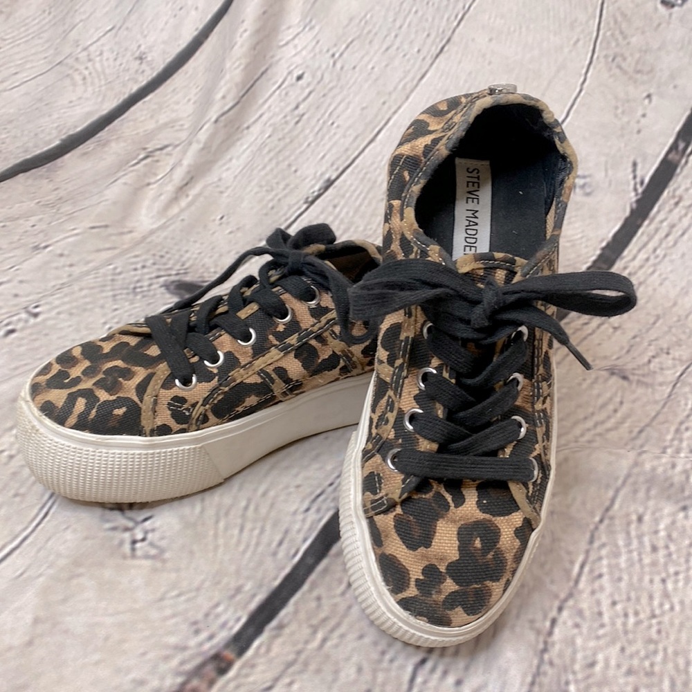 Steve Madden Leopard Print Platform Lace-Up Sneakers Size 6.5